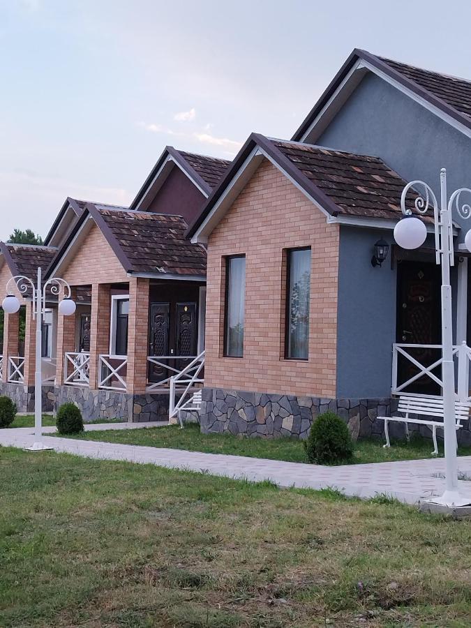 Şǝki Tulpan Hotel מראה חיצוני תמונה