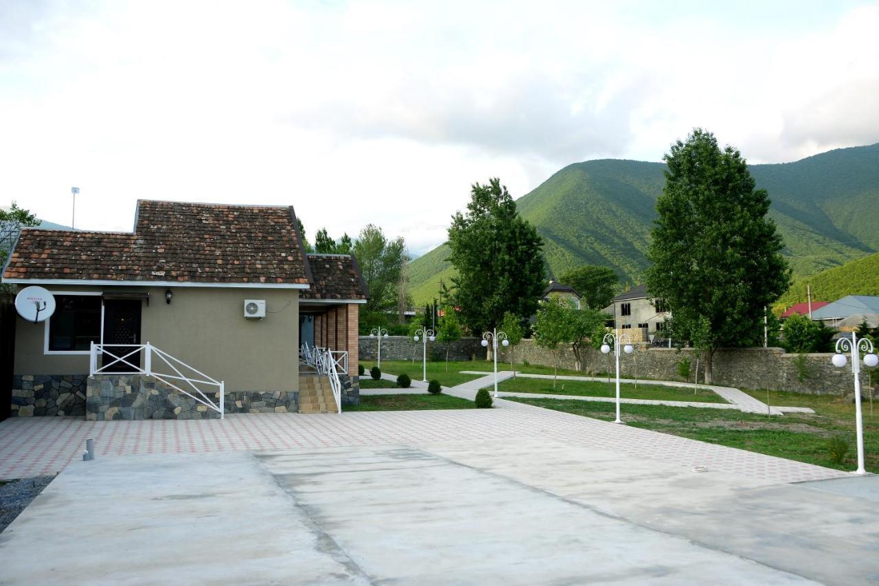 Şǝki Tulpan Hotel מראה חיצוני תמונה