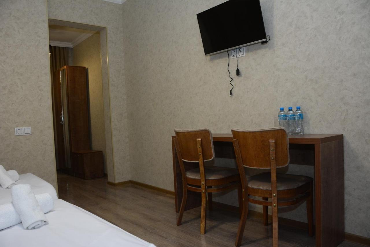 Şǝki Tulpan Hotel מראה חיצוני תמונה