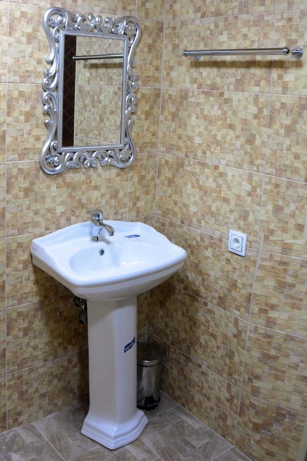Şǝki Tulpan Hotel מראה חיצוני תמונה