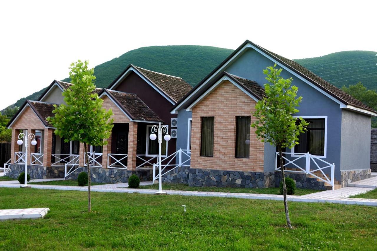 Şǝki Tulpan Hotel מראה חיצוני תמונה